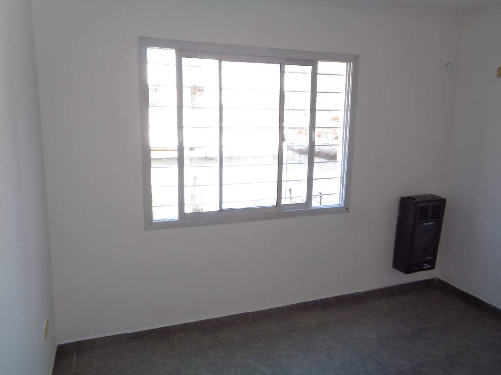 Barrio Alberdi - Excelente Depto. con Terraza Amplia, Asadores y Vista a las Sierras