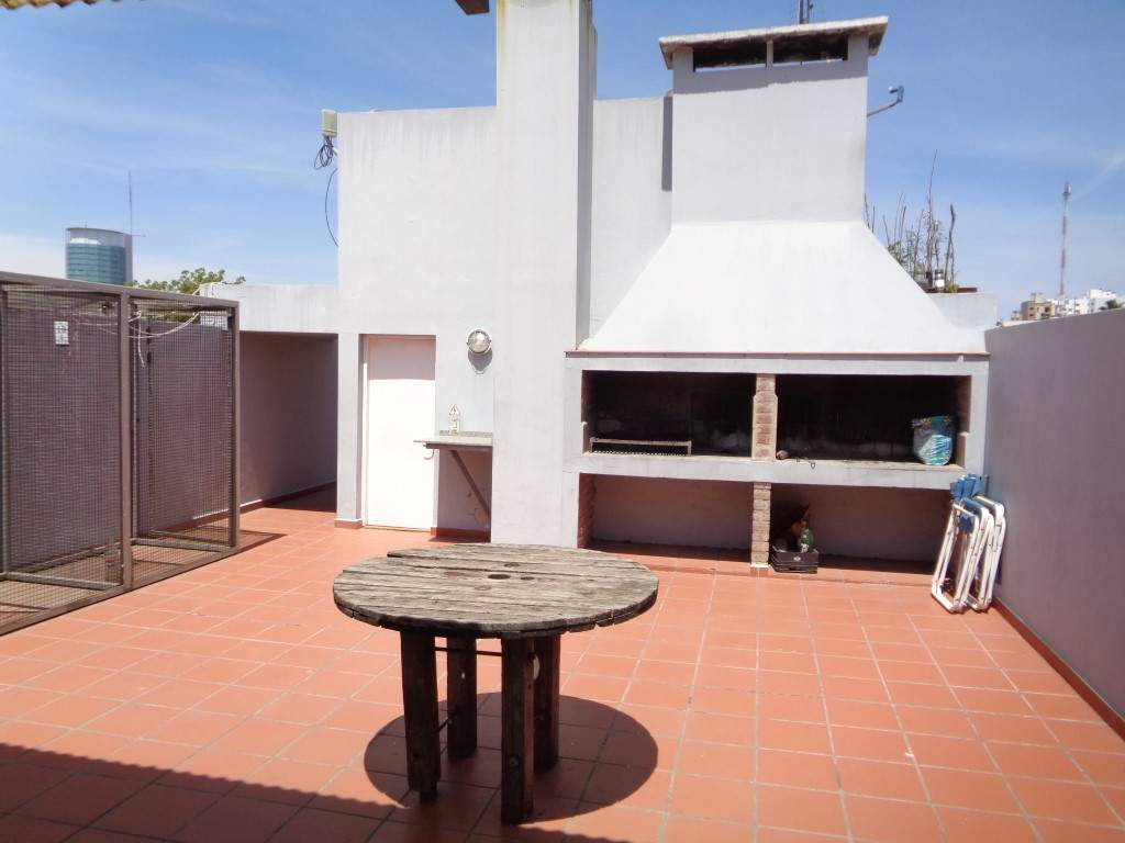 Barrio Alberdi - Excelente Depto. con Terraza Amplia, Asadores y Vista a las Sierras