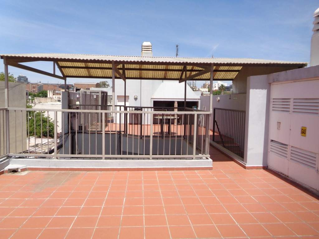 Barrio Alberdi - Excelente Depto. con Terraza Amplia, Asadores y Vista a las Sierras