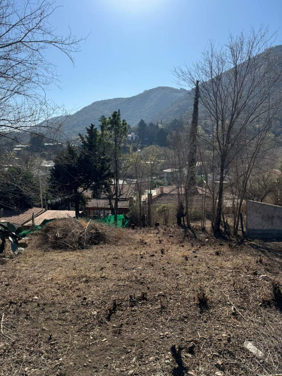 HERMOSO LOTE EN VENTA UBICADO EN VILLA CARLOS PAZ - NEGOCIABLE - imagen 8