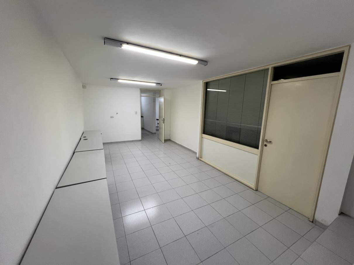 Oficina en alquiler en excelente ubicación  ideal para uso profesional