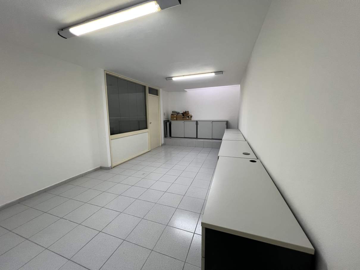 Oficina en alquiler en excelente ubicación  ideal para uso profesional