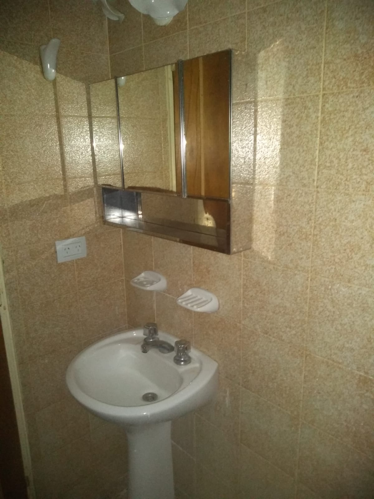 GENERL PAZ, DEPARTAMENTO 3 DORMITORIOS CON COCHERA TERRAZA PROPIA