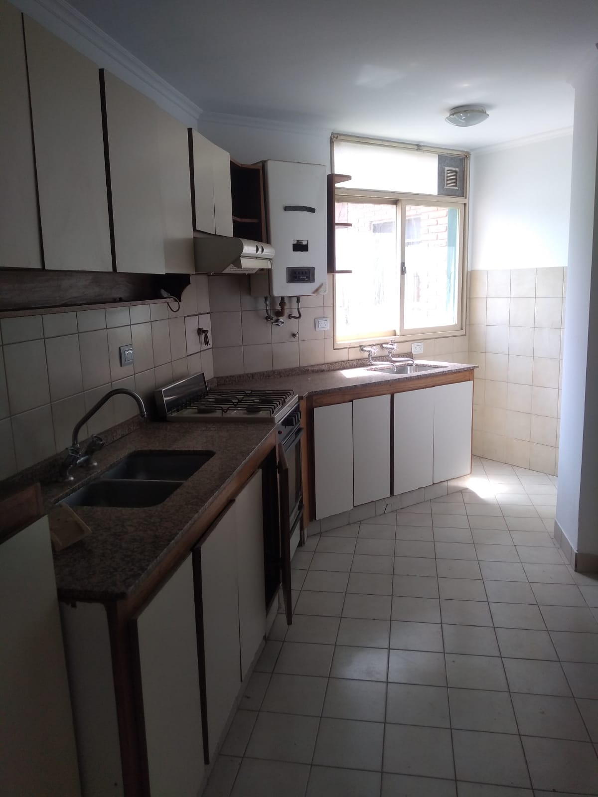 GENERL PAZ, DEPARTAMENTO 3 DORMITORIOS CON COCHERA TERRAZA PROPIA