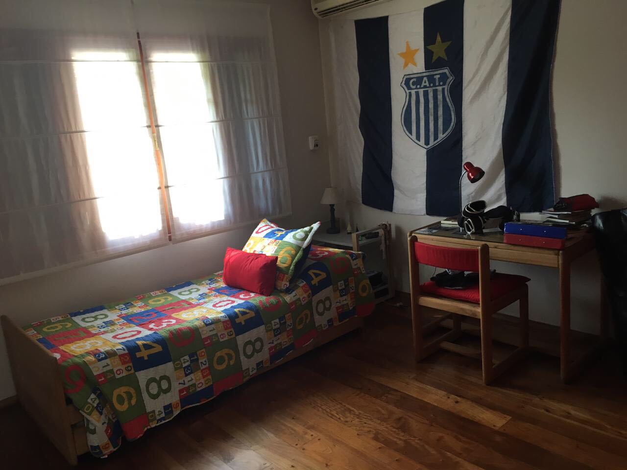 Casa en Venta 4 dormitorios en PB espacios amplios y funcional en Zona de Colegios de zona Norte Agenda tu visita