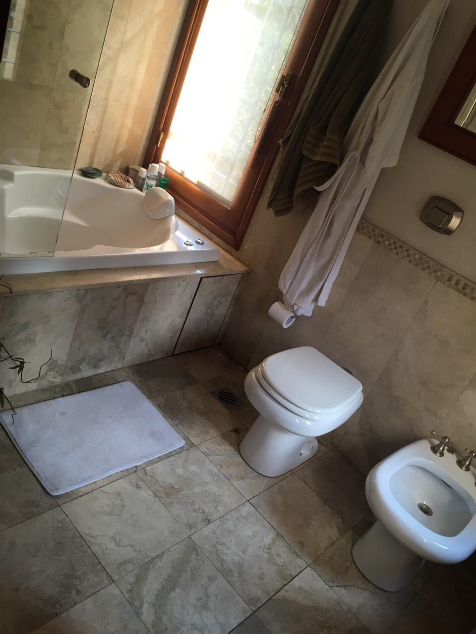 Casa en Venta 4 dormitorios en PB espacios amplios y funcional en Zona de Colegios de zona Norte Agenda tu visita