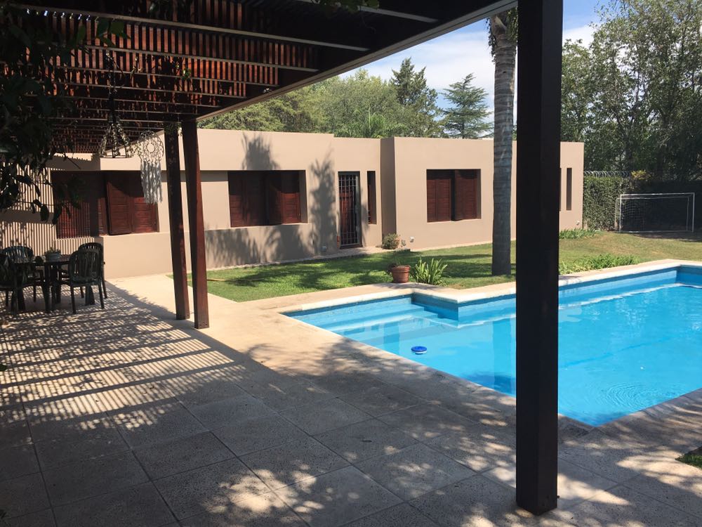 Casa en Venta 4 dormitorios en PB espacios amplios y funcional en Zona de Colegios de zona Norte Agenda tu visita
