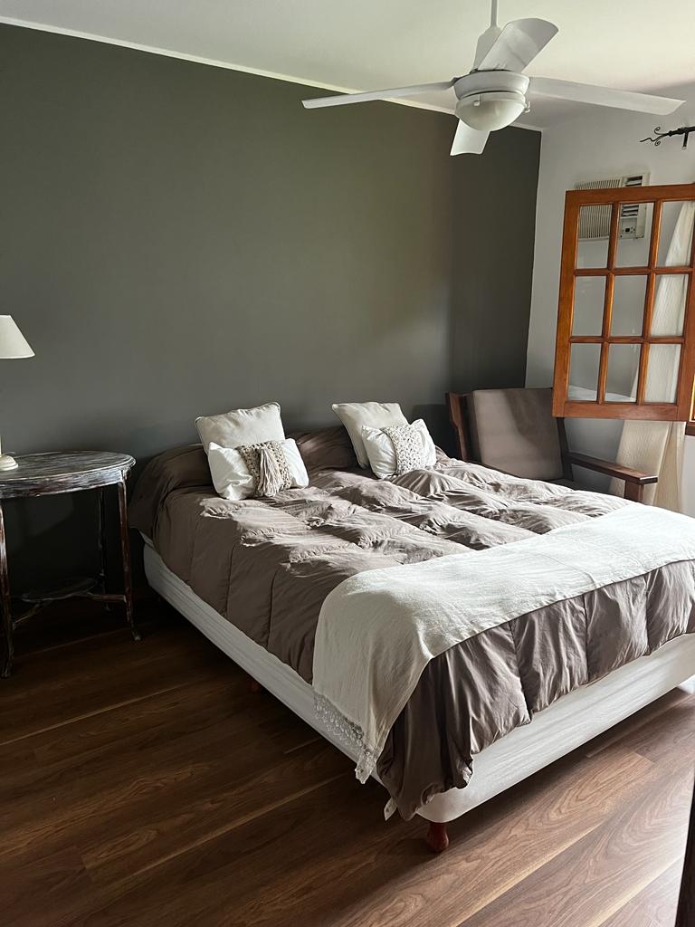 Casa en Venta construida en Planta Baja - Suite en Planta alta - 3 dorm y escritorio-funcional, luminosa-