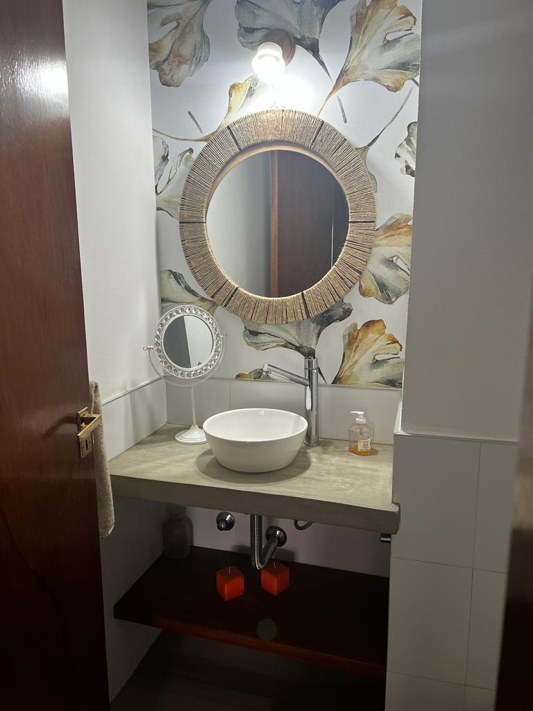 Casa en Venta construida en Planta Baja - Suite en Planta alta - 3 dorm y escritorio-funcional, luminosa-