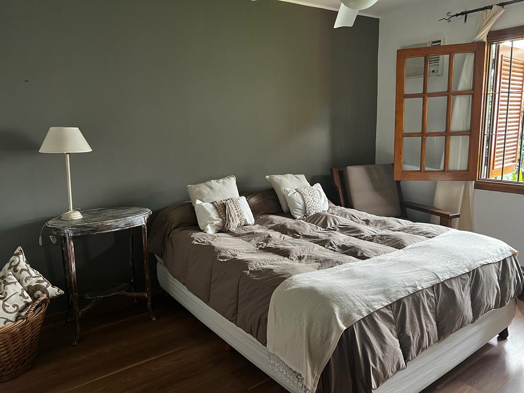 Casa en Venta construida en Planta Baja - Suite en Planta alta - 3 dorm y escritorio-funcional, luminosa-