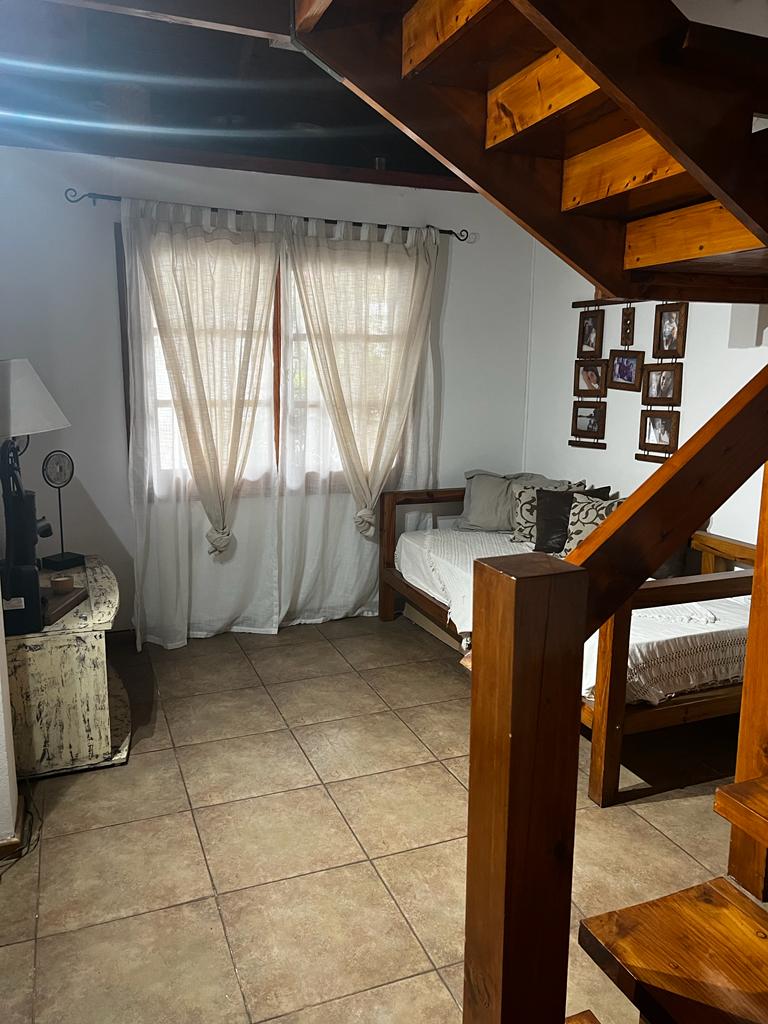 Casa en Venta construida en Planta Baja - Suite en Planta alta - 3 dorm y escritorio-funcional, luminosa-