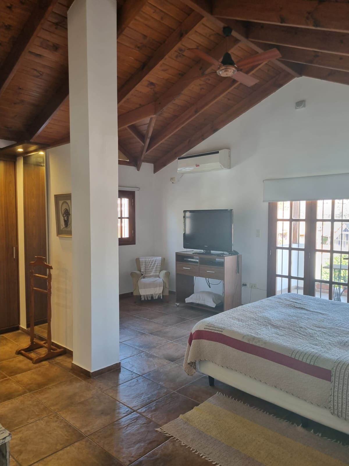 Casa en Venta construida en Planta Baja - Suite en Planta alta - 3 dorm y escritorio-funcional, luminosa-