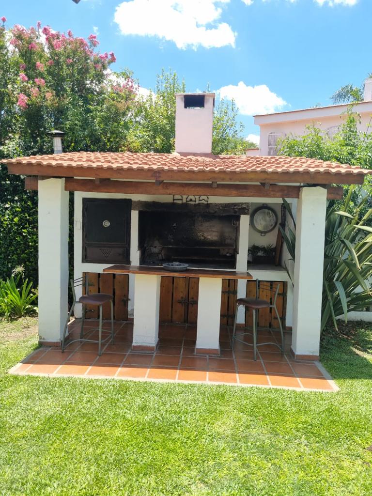 Casa en Venta construida en Planta Baja - Suite en Planta alta - 3 dorm y escritorio-funcional, luminosa-