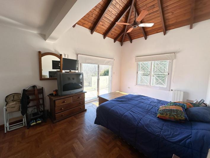 Casa a la venta Valle Escondido Los Arboles 4 dormitorios , quincho y pileta - Recibe Menor