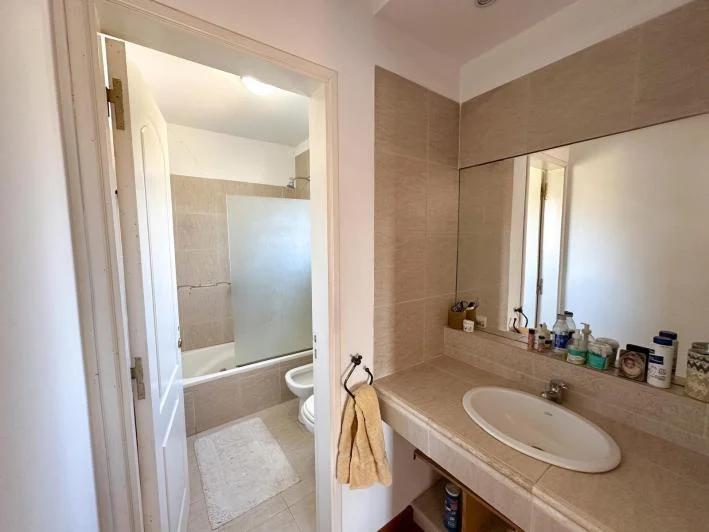 Casa a la venta Valle Escondido Los Arboles 4 dormitorios , quincho y pileta - Recibe Menor