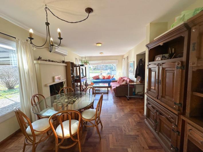 Casa a la venta Valle Escondido Los Arboles 4 dormitorios , quincho y pileta - Recibe Menor