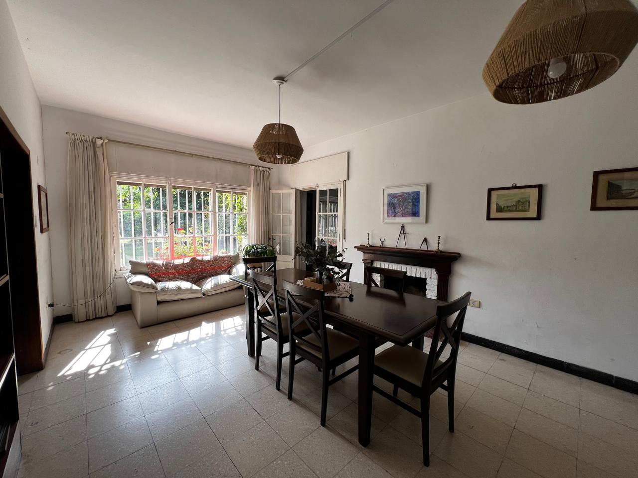 Oportunidad en Villa Belgrano: Propiedad Ideal para Consultorios, Oficinas o Coworking en Zona Premium