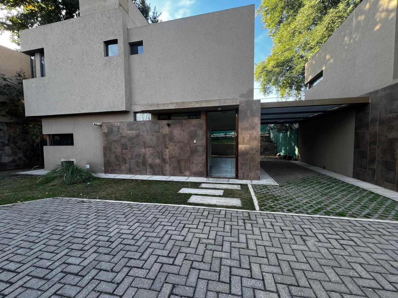 Casa en venta 3 dormitorios Barrio Cerrado con Seguridad - Villa Belgrano excelente ubicación