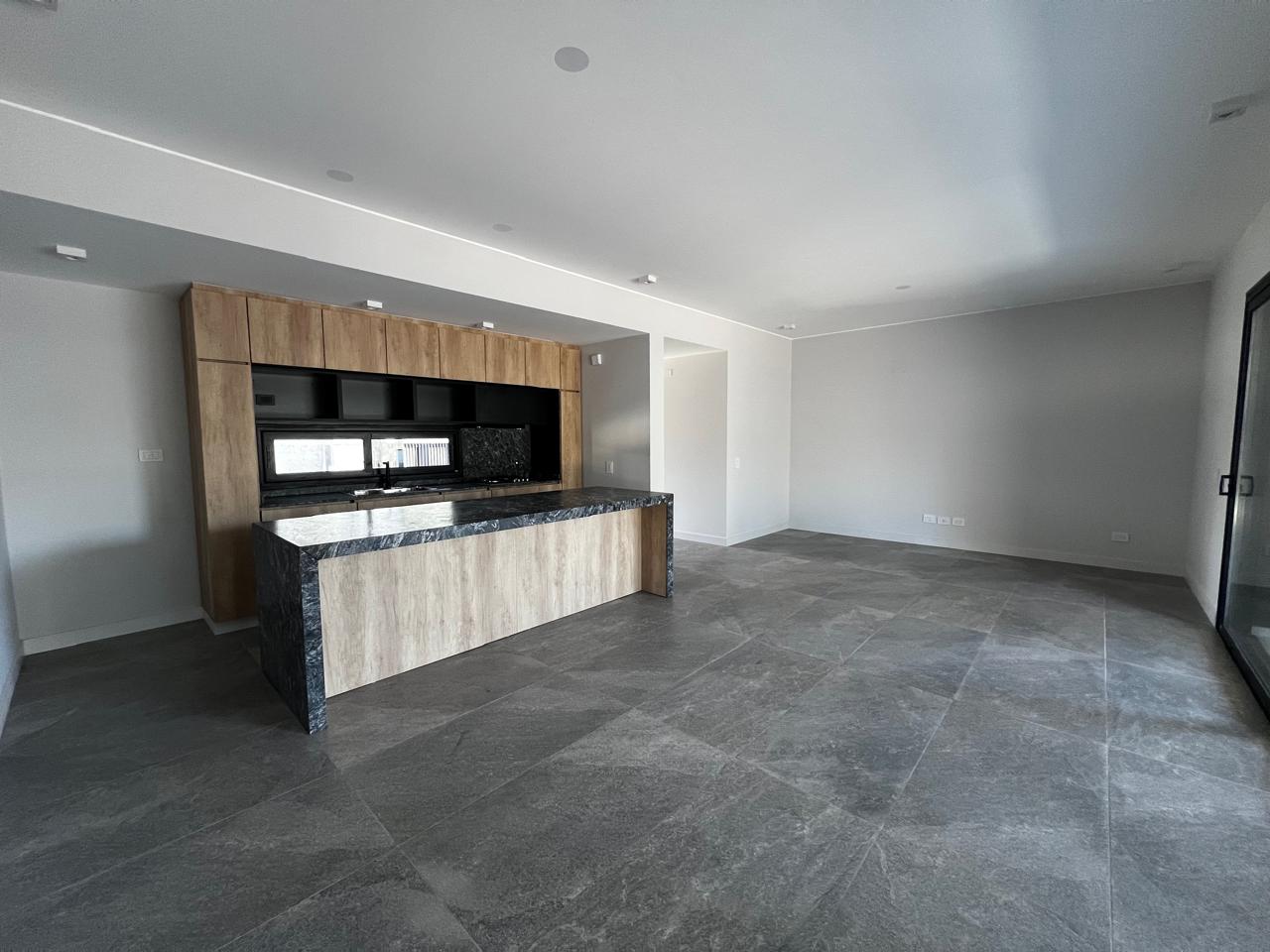 Casa en Venta 3 dorm en Patagonia Home  Seguridad Construida en una planta entorno natural de Villa Warcalde