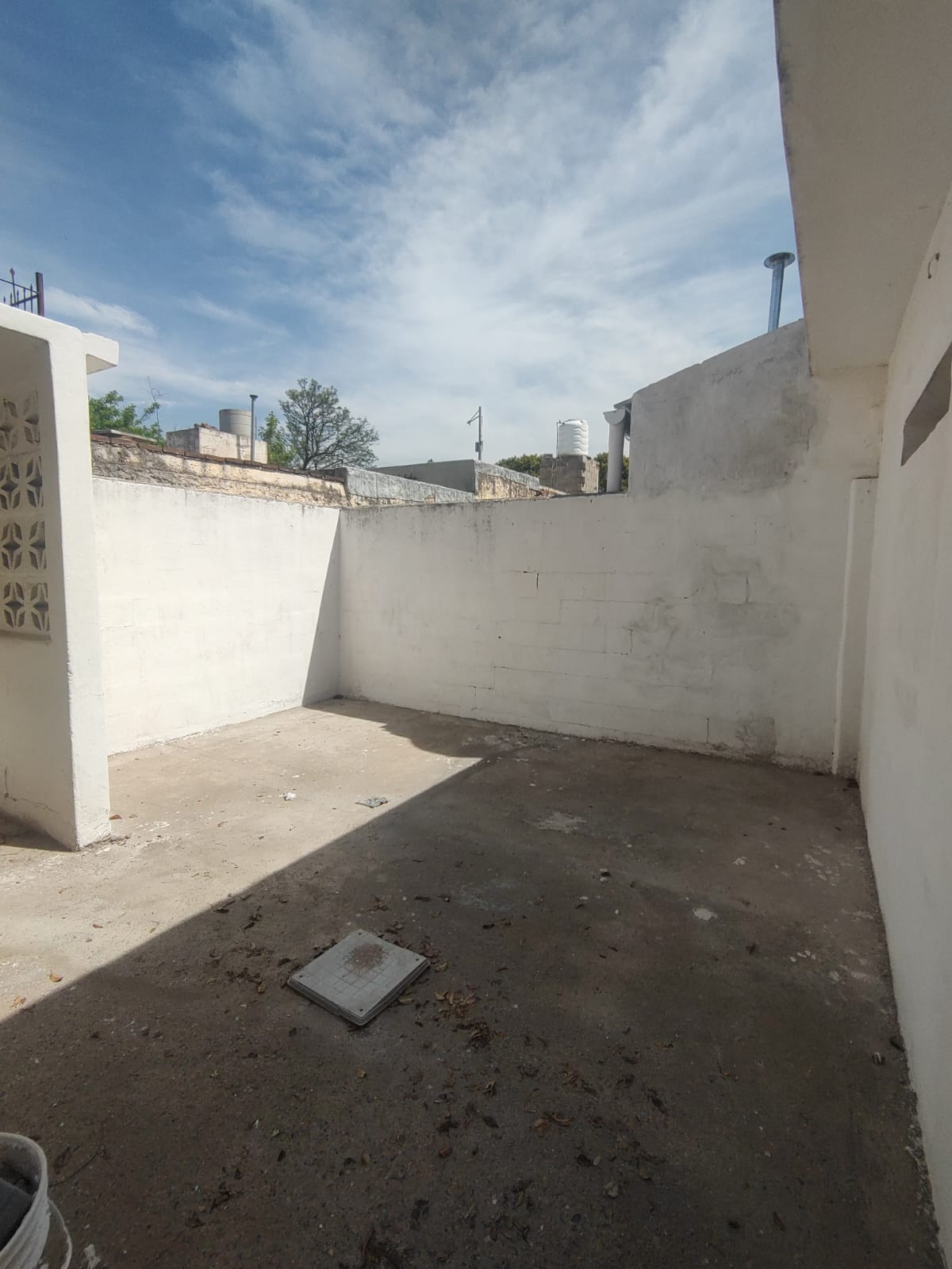 BARRIO COLON ALQUILER CASA 2 DORMITORIOS