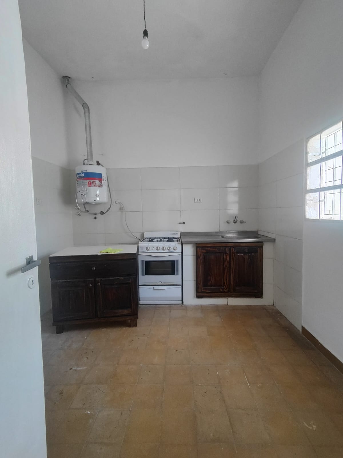 BARRIO COLON ALQUILER CASA 2 DORMITORIOS