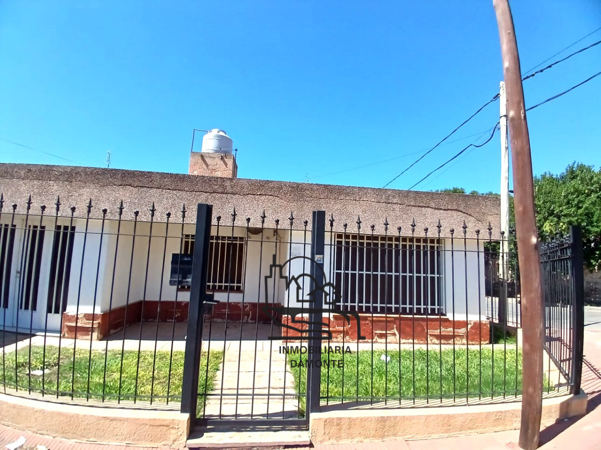 Casa 3 Dormitorios con Patio - Alto Alberdi