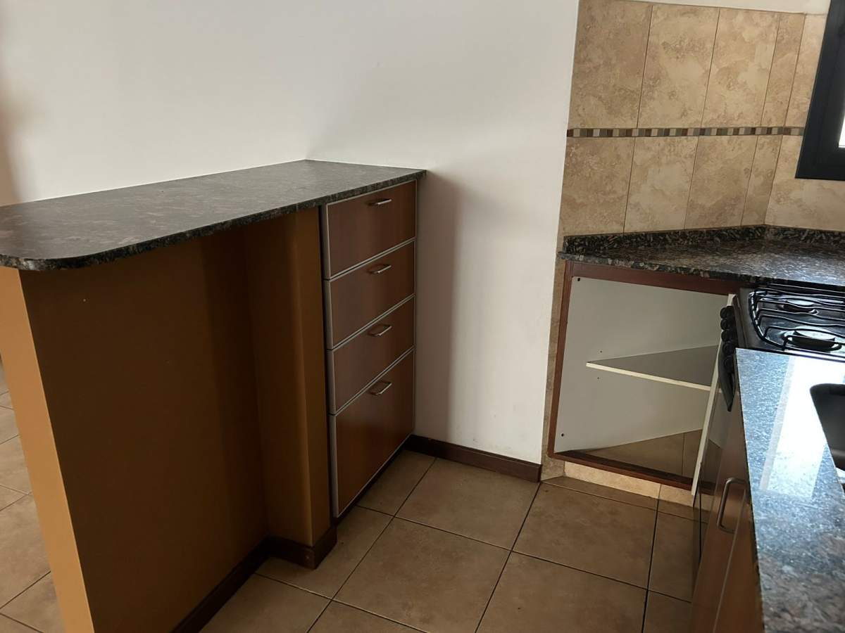 Cómodo departamento de 1 Dor, balcón- Zona Centro- a metros de Av. Colon.