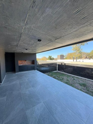 Casa De Categoria 3 Habitaciones En Housing Patagonia Home Villa Warcalde