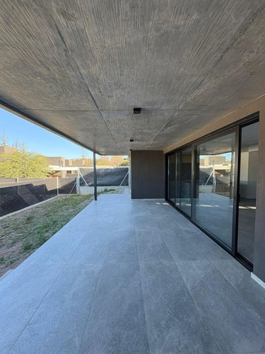 Casa De Categoria 3 Habitaciones En Housing Patagonia Home Villa Warcalde