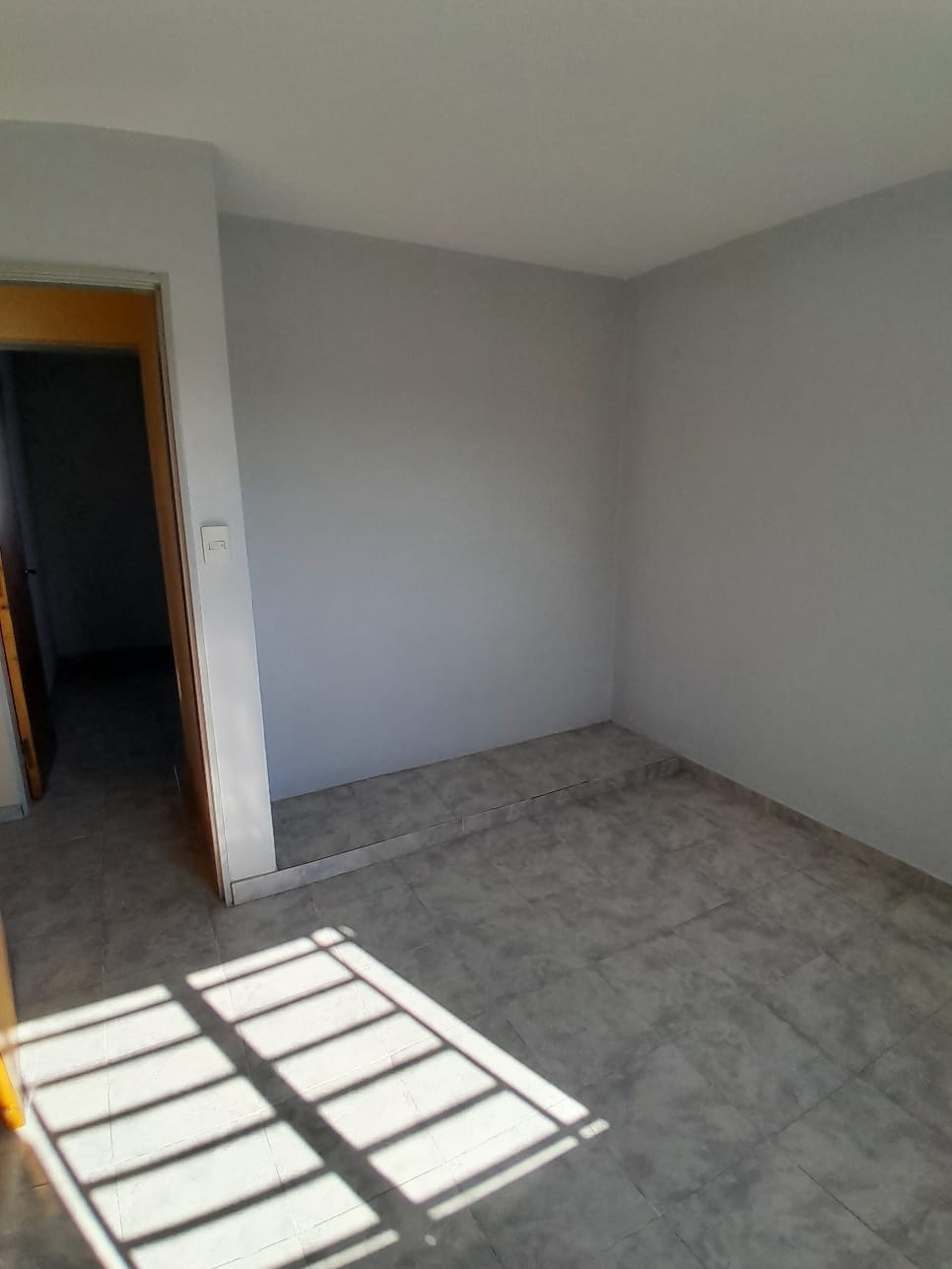 VENDO DEPTO 3 DORMITORIOS.EN PLANTA ALTA CON COCHERA PROPIA EN P.B .