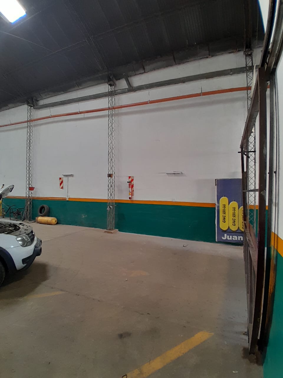 ALQUILER COMERCIAL  DE GALPÓN FOSA OFICINA EN JUAN B. JUSTO 2675  ALTA CÓRDOBA