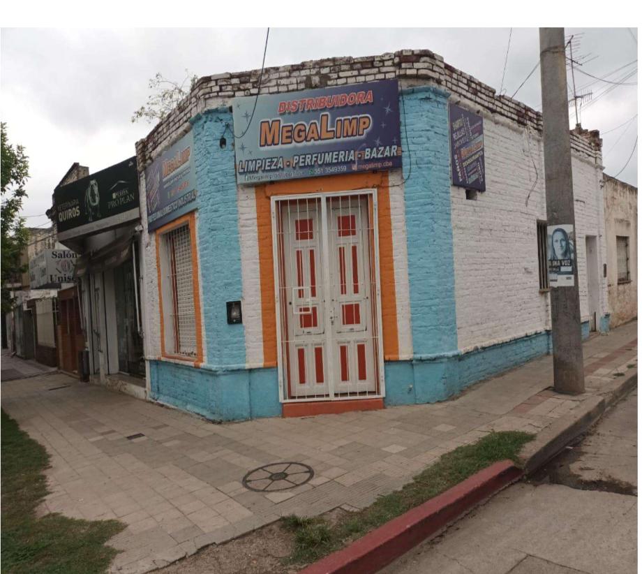Venta local Barrio Alberdi apto emprendimiento planta baja y dos pisos