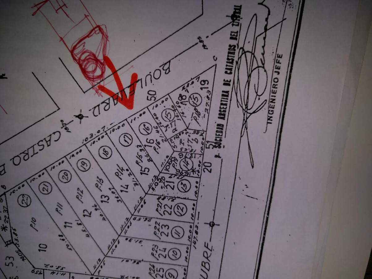 Vendo Terreno Av Castro Barros 135