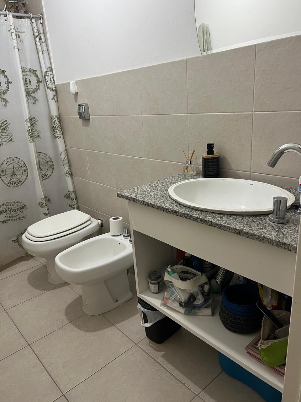 Departamento a m de Hospital Córdoba-     Tiene boleto