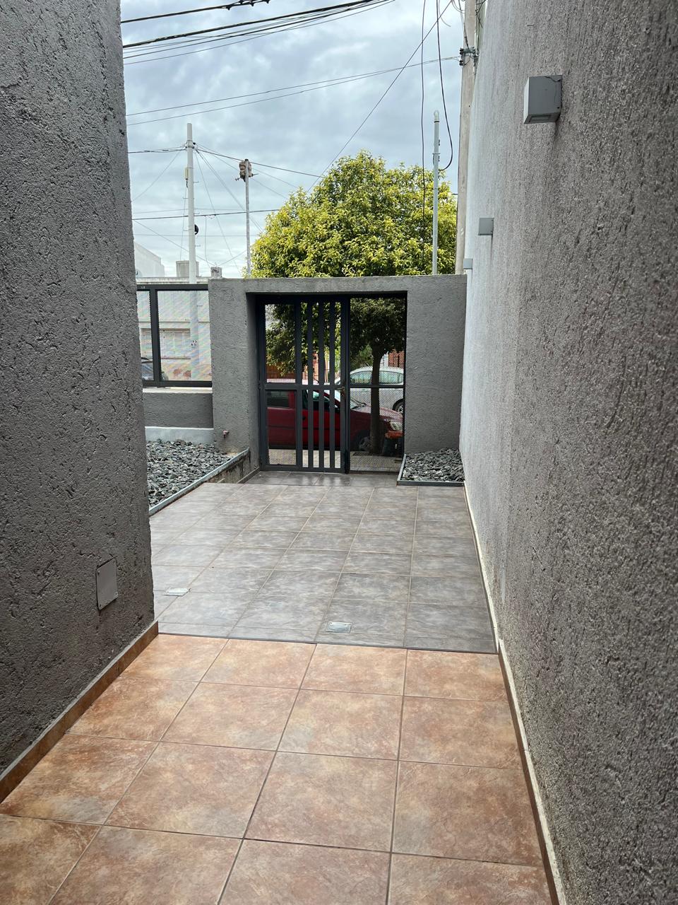 Departamento a m de Hospital Córdoba-     Tiene boleto