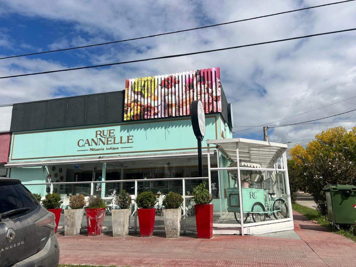 Local Comercial en Av Rafael Nuñez Esq Pizarro