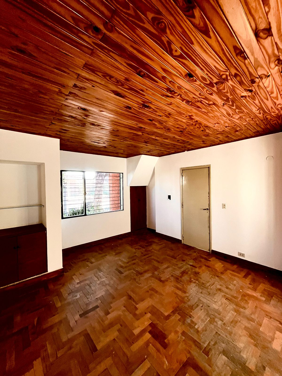 Duplex en Venta más cochera Zona Altos de Villa Cabrera