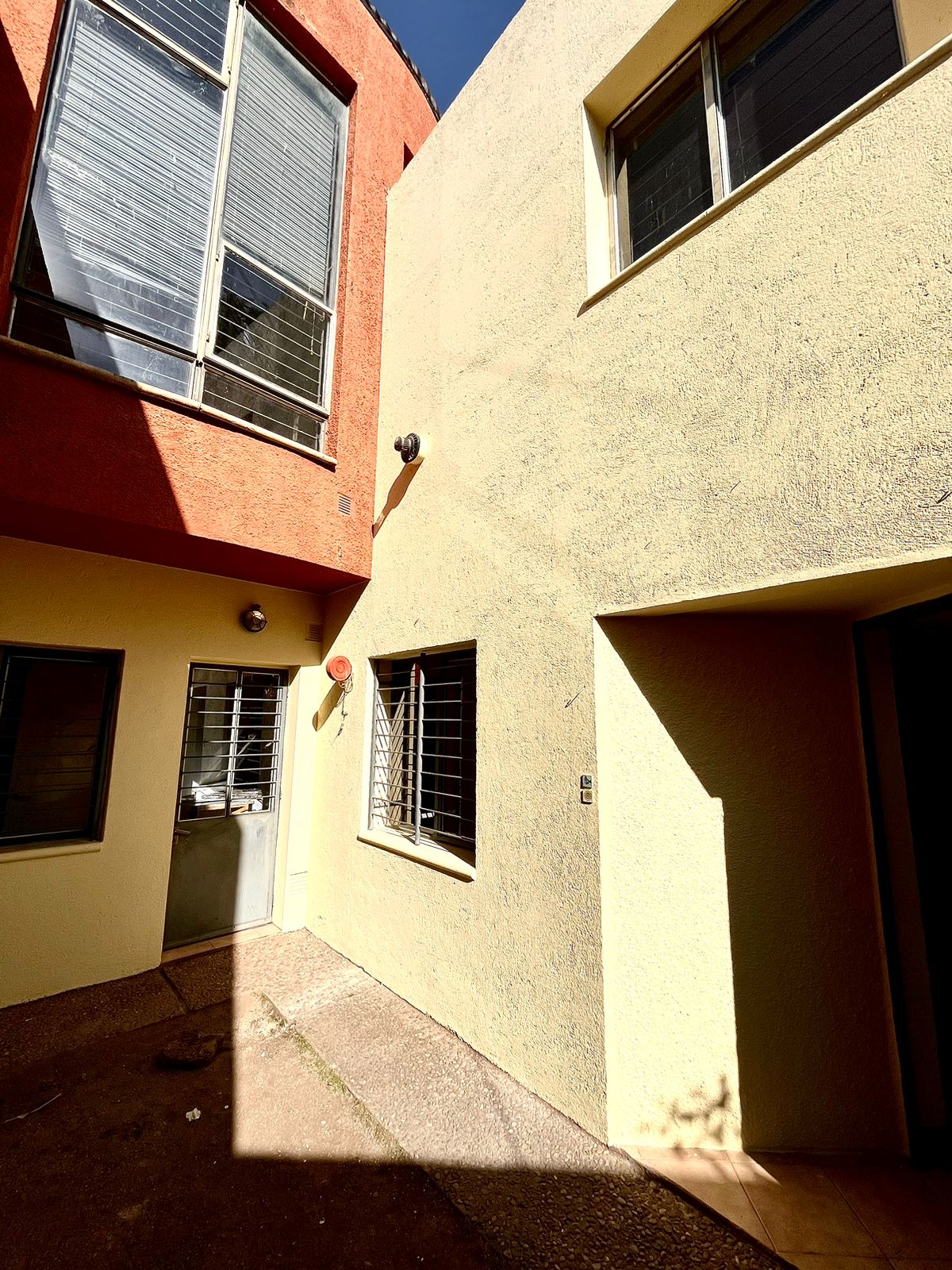 Duplex en Venta más cochera Zona Altos de Villa Cabrera