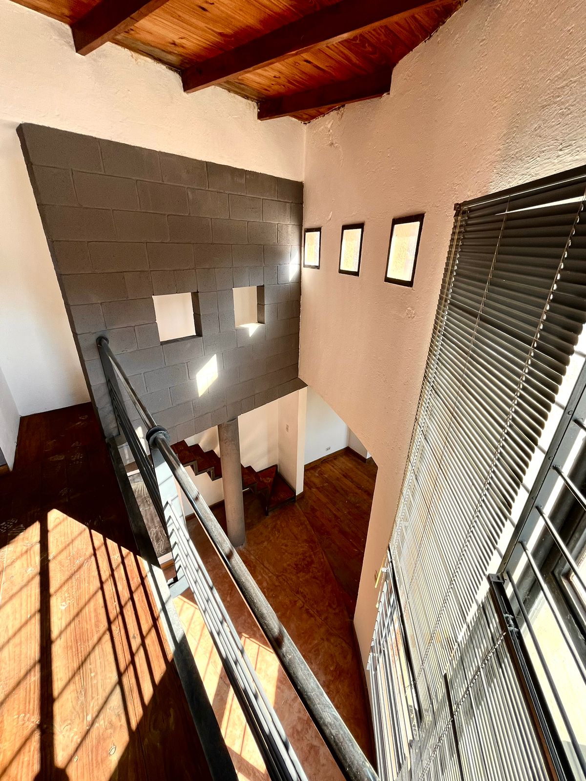 Duplex en Venta más cochera Zona Altos de Villa Cabrera