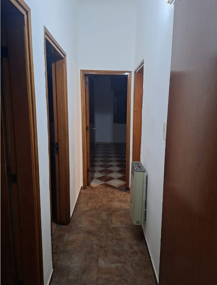 Casa 2 dormitorios con patio y asador  B. Alta Cba