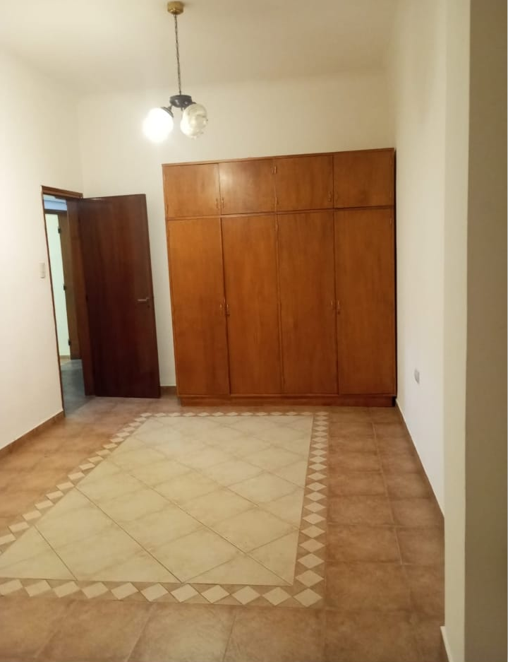 Casa 2 dormitorios con patio y asador  B. Alta Cba