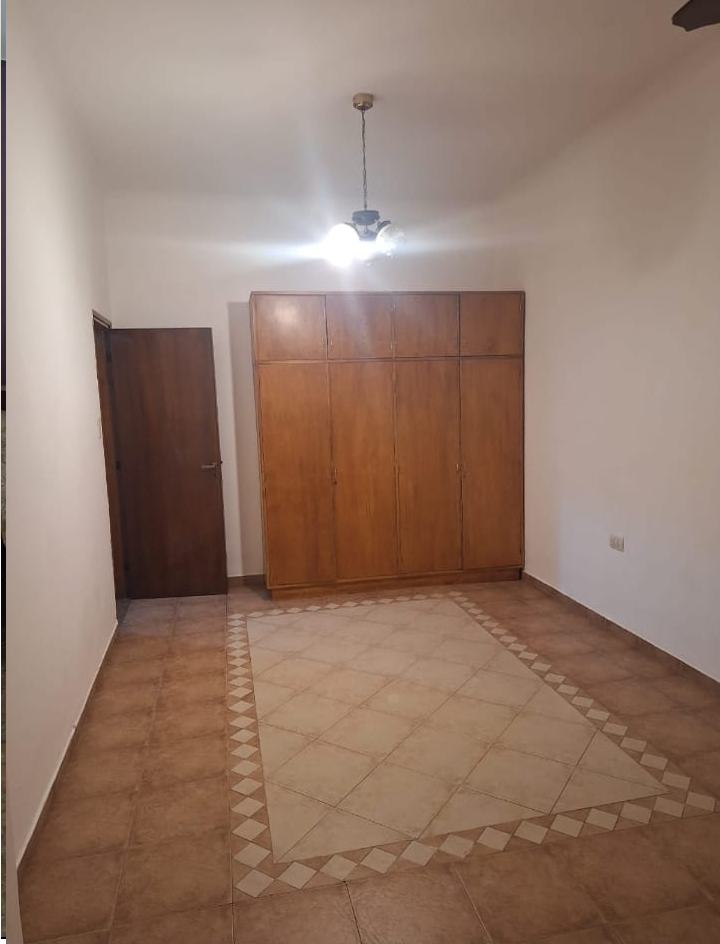 Casa 2 dormitorios con patio y asador  B. Alta Cba