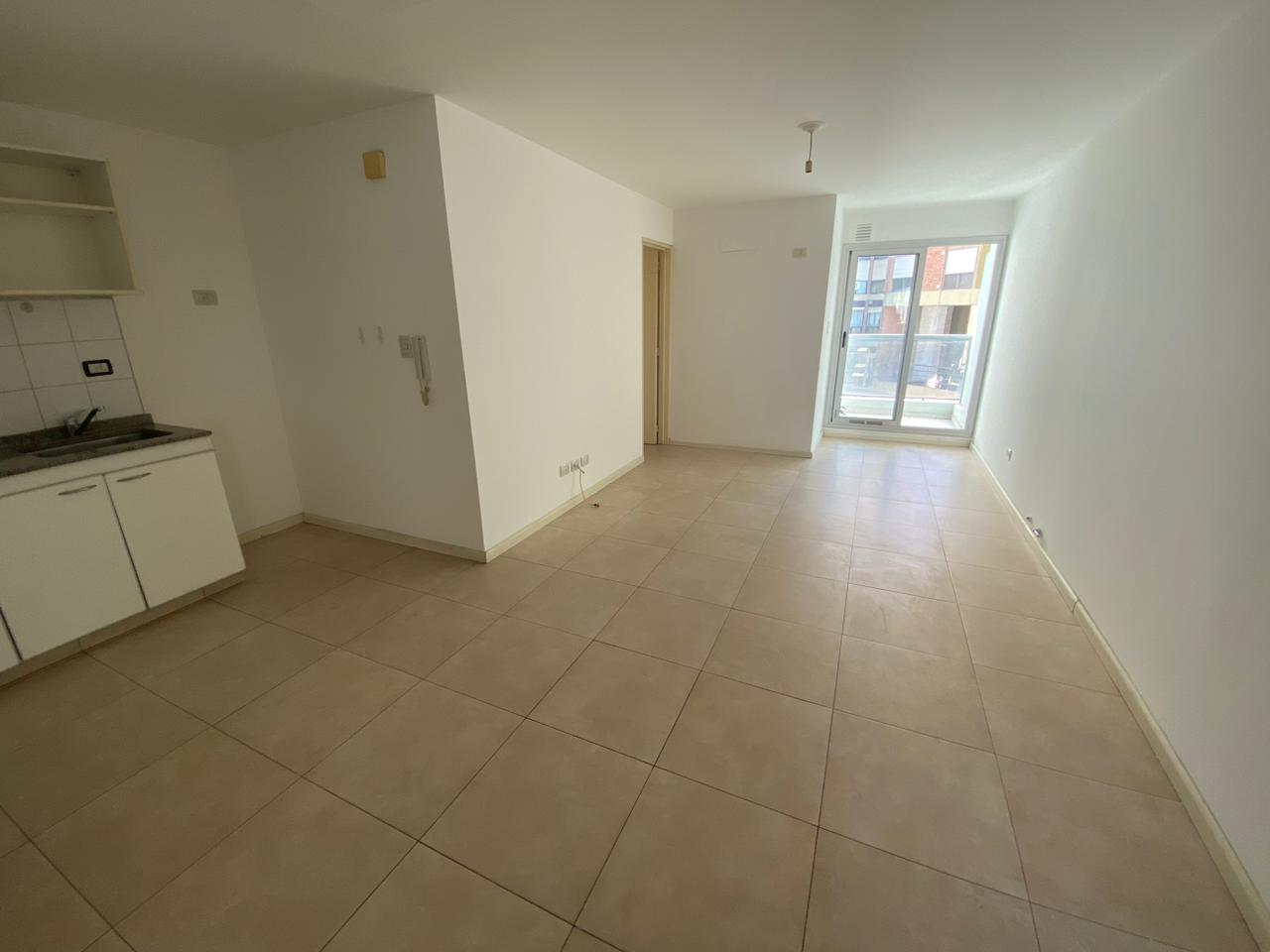 Moderno departamento con balcón y pileta  Zona Tribunales, Centro.