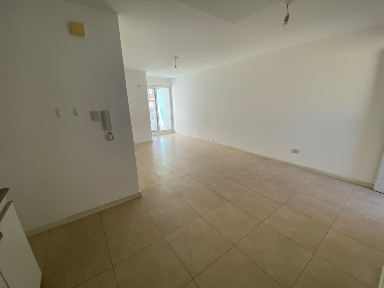 Moderno departamento con balcón y pileta  Zona Tribunales, Centro.