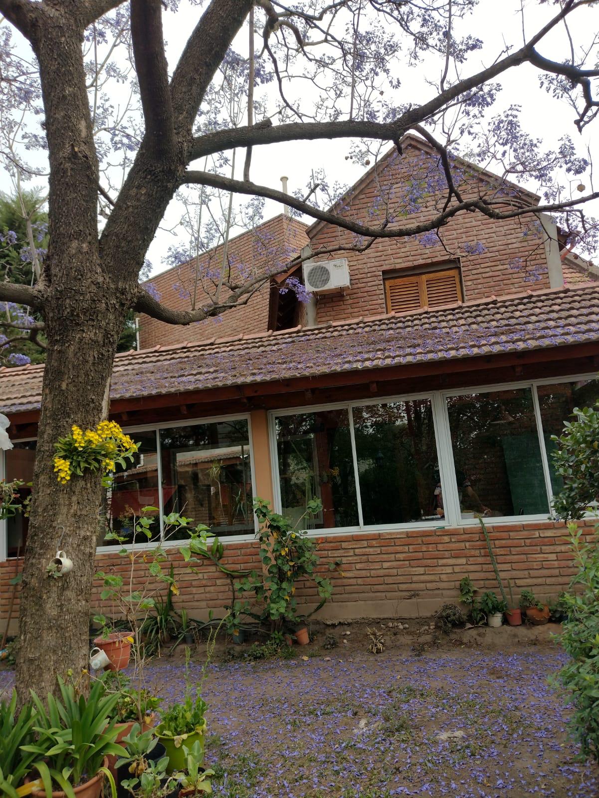 VENTA CASA ESQUINA SOBRE AV. TISSERA MENDIOLAZA