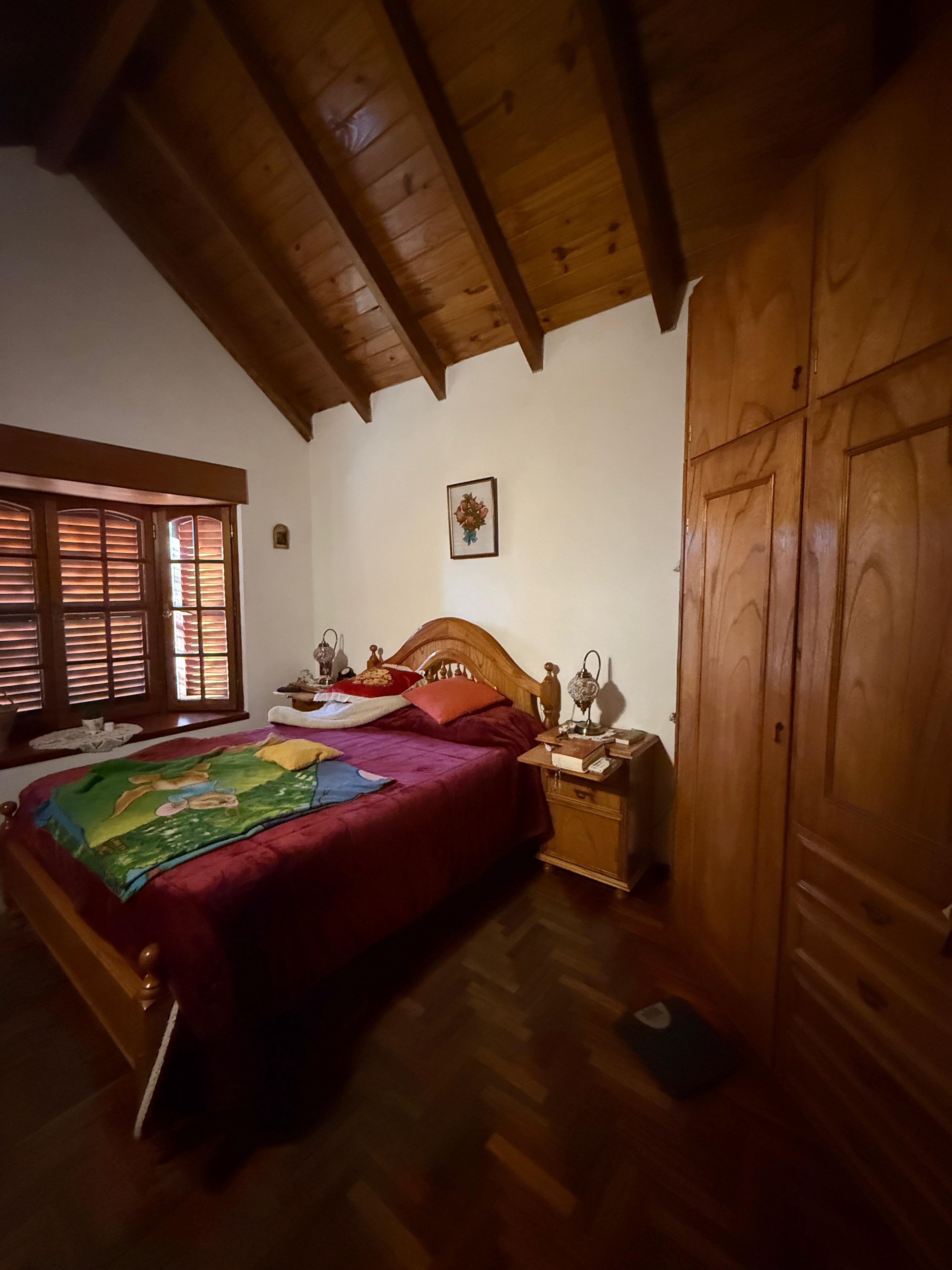 VENTA CASA ESQUINA SOBRE AV. TISSERA MENDIOLAZA