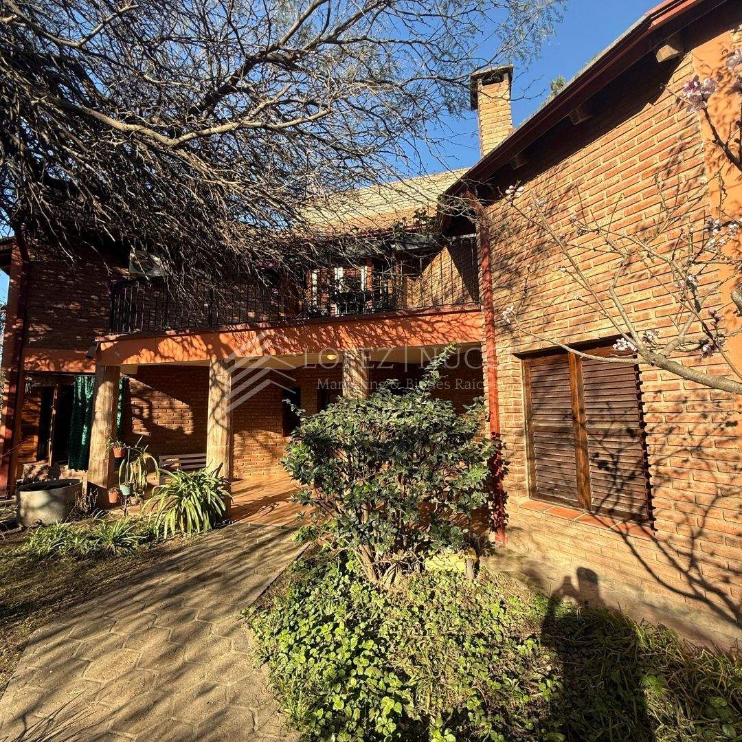 VENTA CASA ESQUINA SOBRE AV. TISSERA MENDIOLAZA