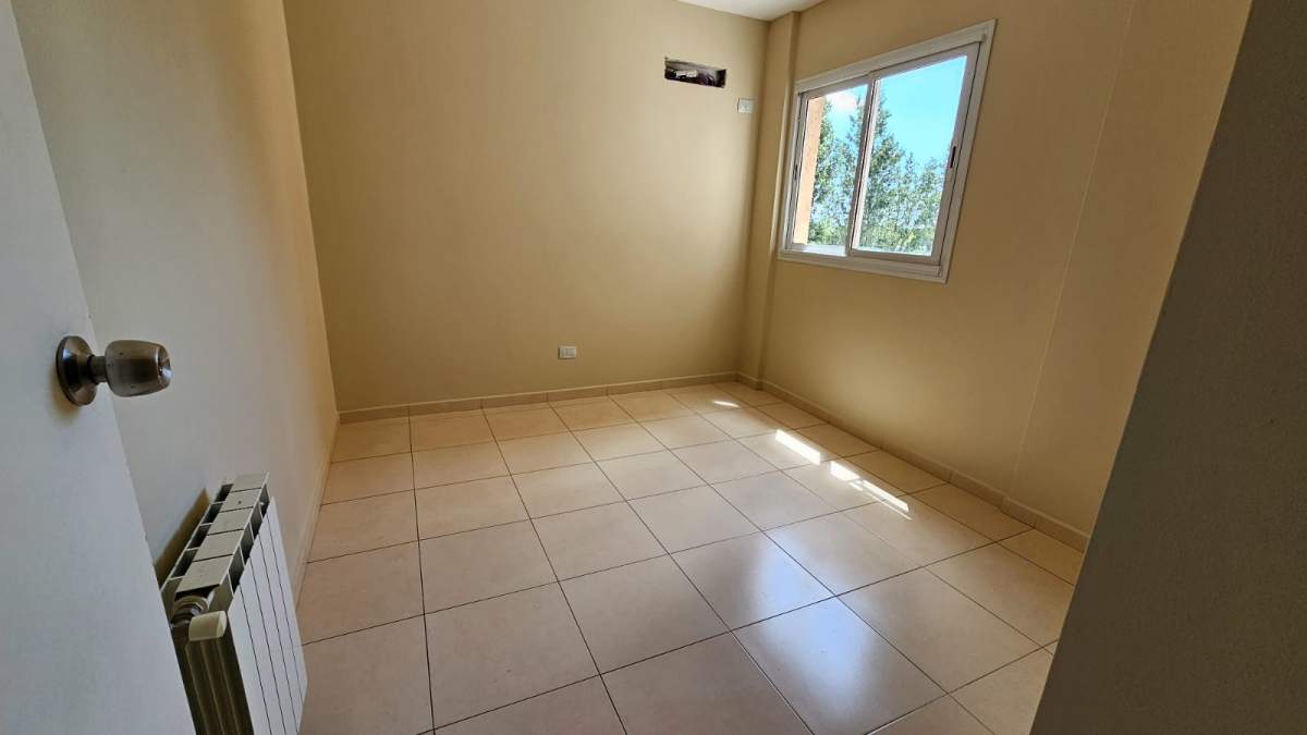 ALQUILO DPTO 2 dormitorios  escritorio con cochera en Complejo Residencial Bardas ( zona sur) Amenities