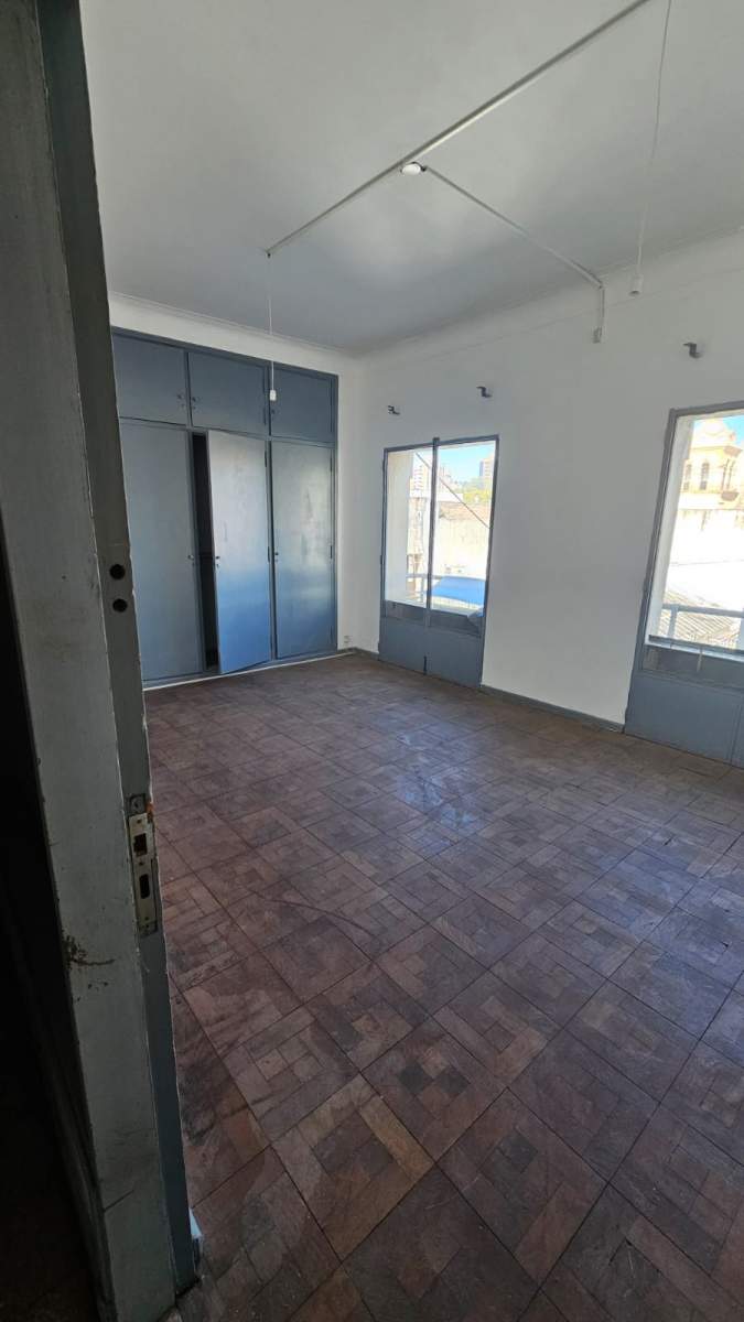 IDEAL RENTA O USO PROFESIONAL VENTA 5 OFICINAS ZONA CENTRO