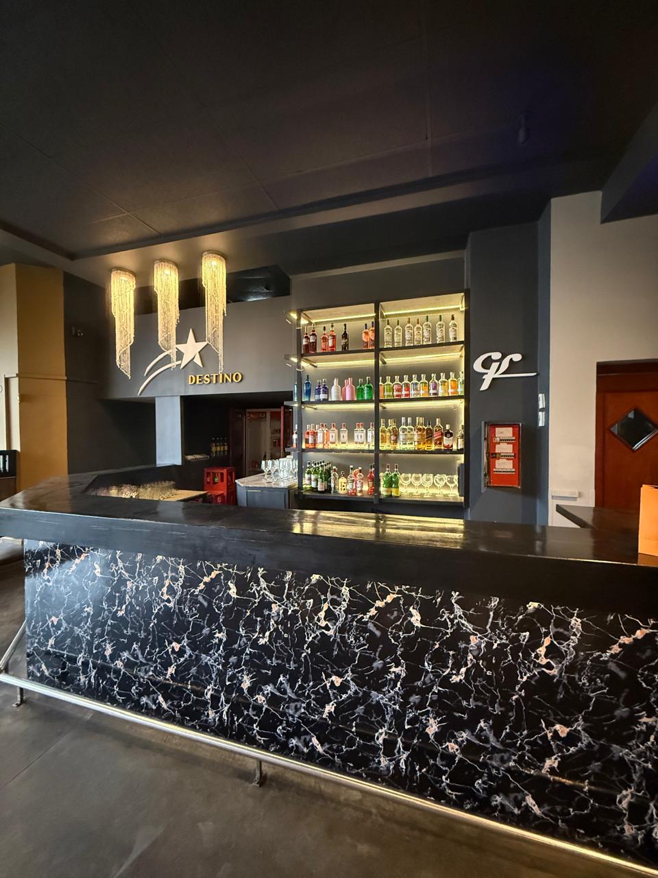 Salon de eventos Restaurante centro pleno Rio Tercero calle Alberdi